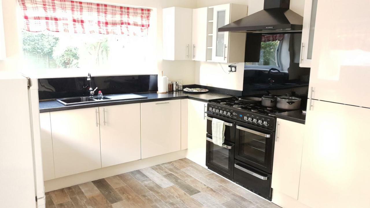 Grandeur Holiday Home, With Free Parking Clacton-on-Sea Eksteriør bilde
