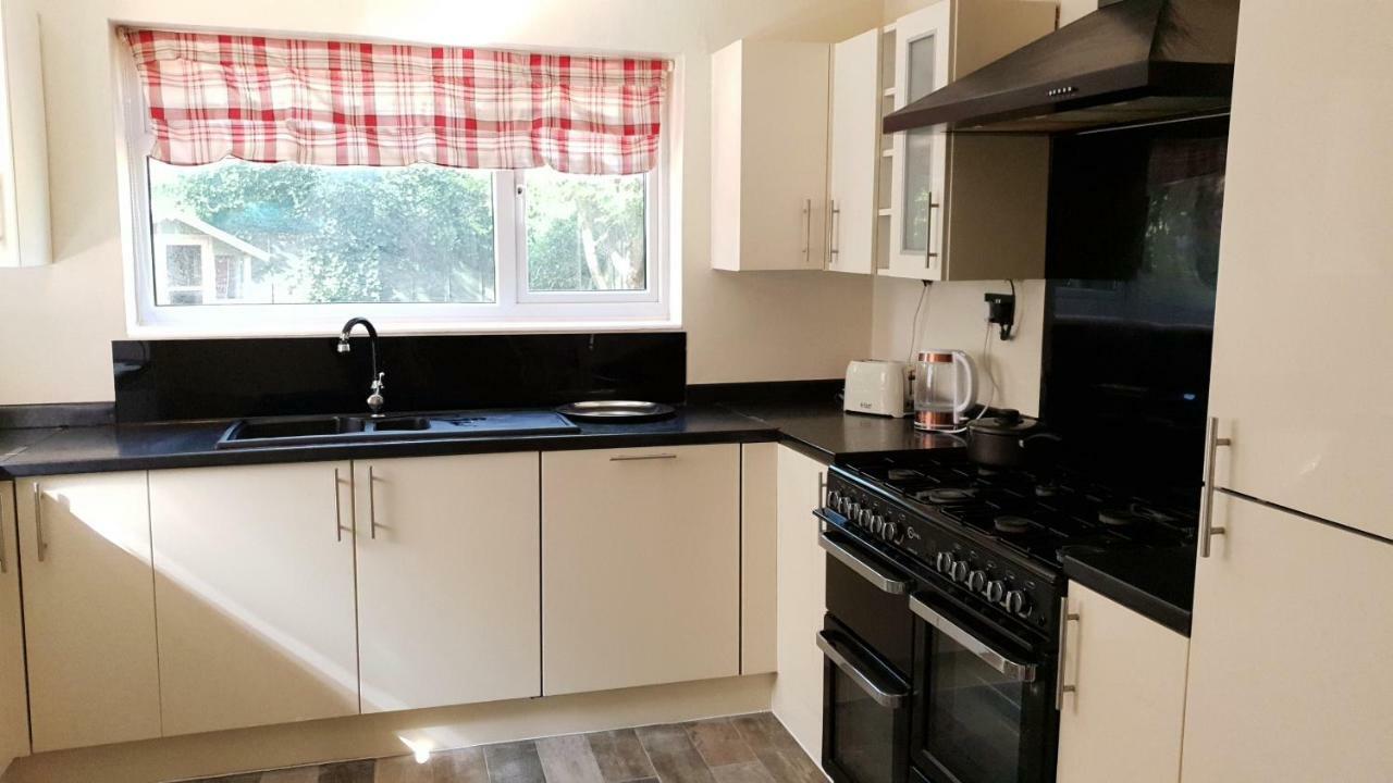 Grandeur Holiday Home, With Free Parking Clacton-on-Sea Eksteriør bilde